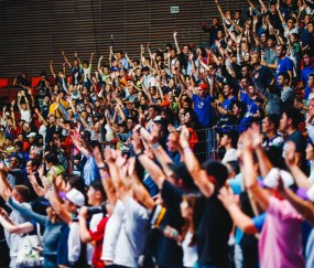  Rookie回归赛场，回归赛场首场状态亮眼，法国队观众沸腾！-AYX·爱游戏