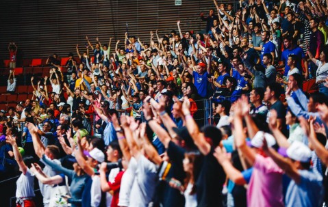  Rookie回归赛场，回归赛场首场状态亮眼，法国队观众沸腾！-AYX·爱游戏