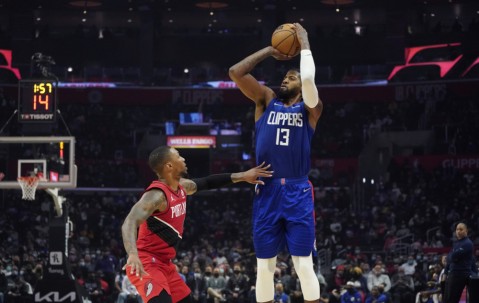  Ming迎来十赛季高光表现，快船球迷沸腾！-爱游戏全民直播